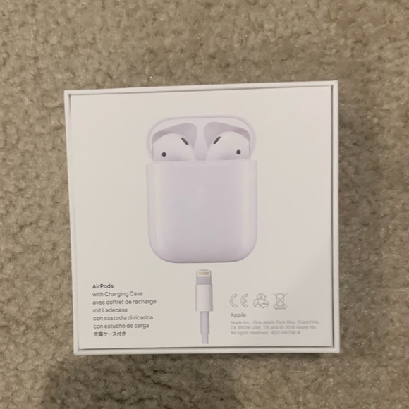 AirPods 2nd Generation - Picture 2 of 8